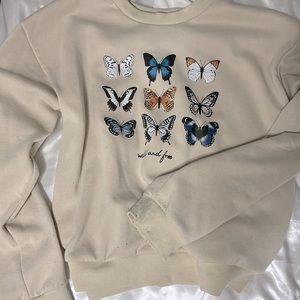 Soft&fluffy butterfly crewneck size us L